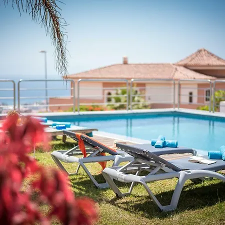 2 Charming Private Pool And Sea View Адехе