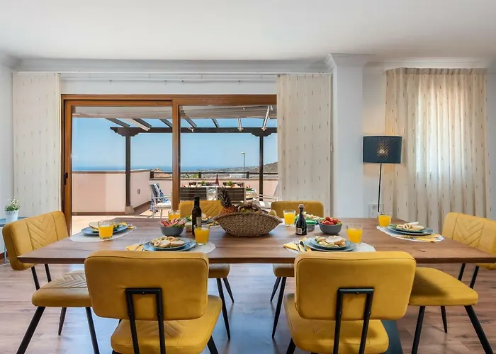 2 Charming Private Pool And Sea View Вілла Адехе