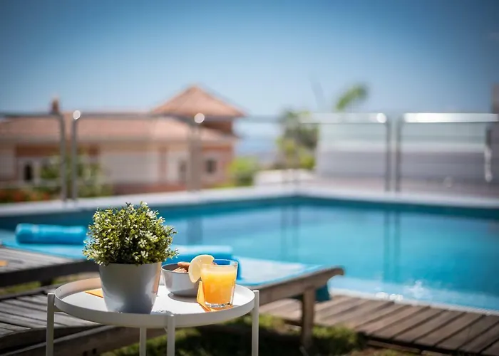 2 Charming Private Pool And Sea View Вілла Адехе